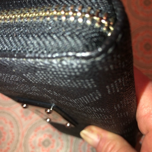 Michael Kors wallet/wristlet. - Picture 11 of 13